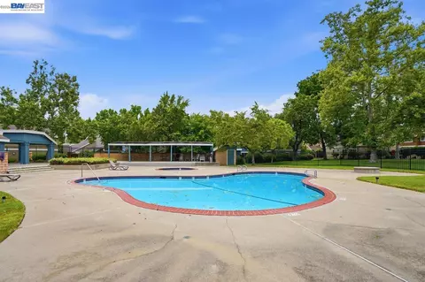 Exterior - 4231 Dubhe Ct, Concord, CA 94521 photo 6 of 7