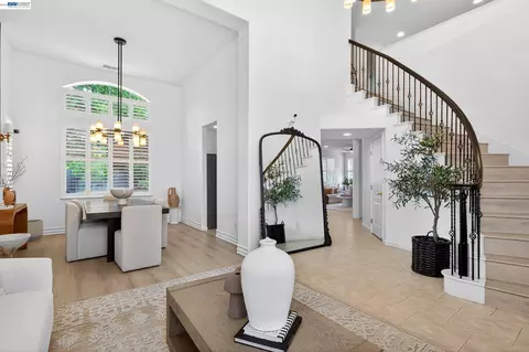 192 Mayhew Way, Walnut Creek, CA 94597