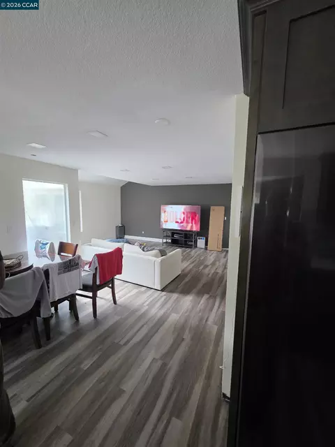Entry Way - 1020 Pueblo Ct, Vallejo, CA 94591 photo 1 of 1