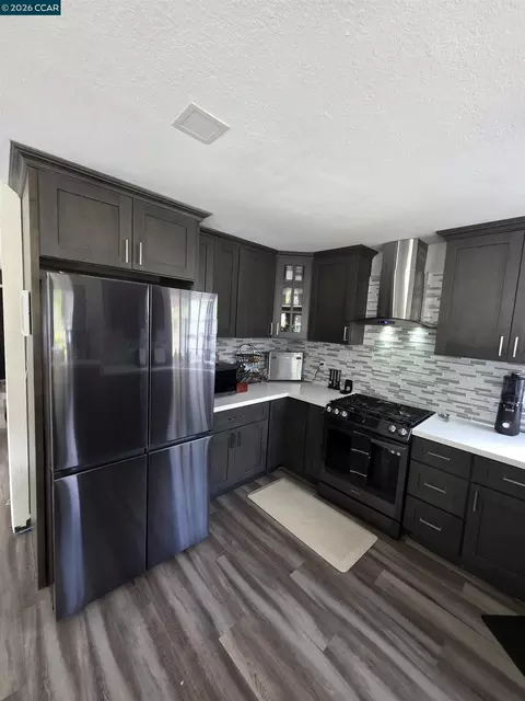 Kitchen - 1020 Pueblo Ct, Vallejo, CA 94591 photo 2 of 2