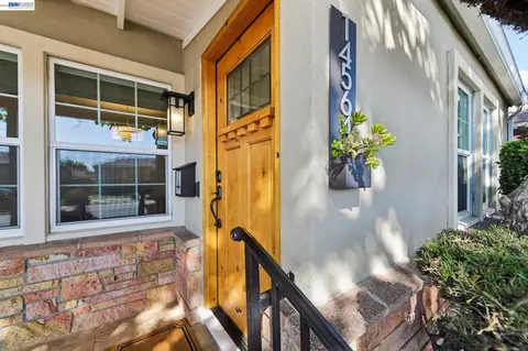 Entry Way - 14564 Wake Ave, San Leandro, CA 94578 photo 1 of 1