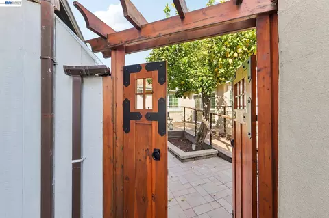 Exterior - 14564 Wake Ave, San Leandro, CA 94578 photo 3 of 5
