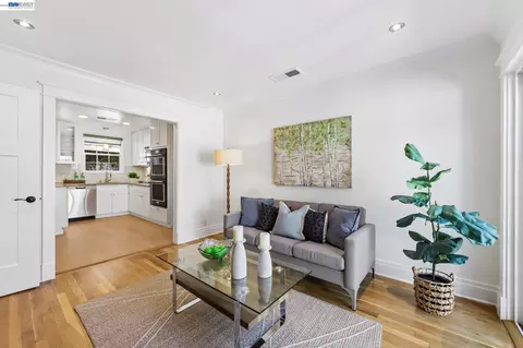 Living - 14564 Wake Ave, San Leandro, CA 94578 photo 5 of 5