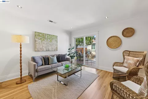 Living - 14564 Wake Ave, San Leandro, CA 94578 photo 4 of 5