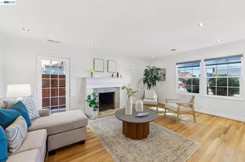 Living - 14564 Wake Ave, San Leandro, CA 94578 photo 2 of 5