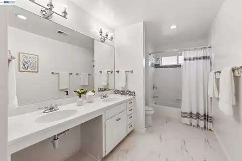 Bath - 14564 Wake Ave, San Leandro, CA 94578 photo 1 of 3