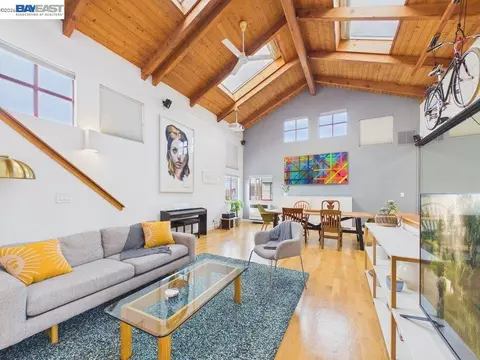 2932 Filbert St #2, Oakland, CA 94608