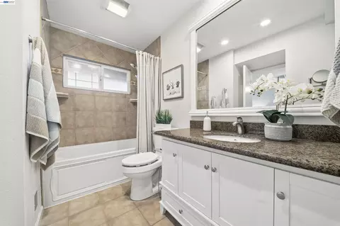 Bath - Undisclosed, Livermore, CA 94550 photo 1 of 2