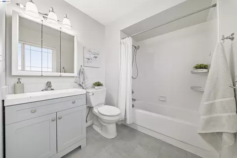 Bath - Undisclosed, Livermore, CA 94550 photo 2 of 2
