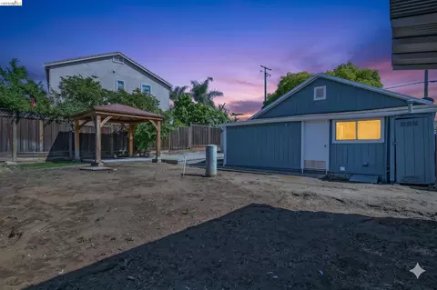 Exterior - 180 Hill Ave, Oakley, CA 94561 photo 4 of 13