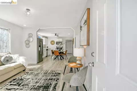 Entry Way - 180 Hill Ave, Oakley, CA 94561 photo 1 of 1