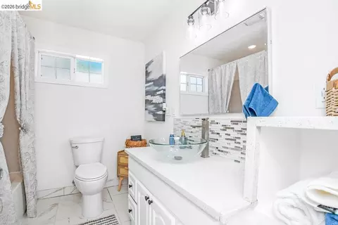 Bath - 180 Hill Ave, Oakley, CA 94561 photo 1 of 1