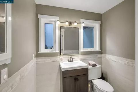 Bath - 5184 Darby Russell Rd, Murphys, CA 95247 photo 5 of 5