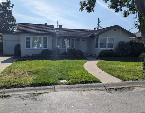 1130 Normandy Dr, Campbell, CA 95008