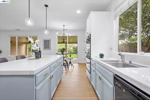 Kitchen - 744 Vasconcellos Ave, Manteca, CA 95336 photo 7 of 7