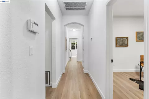 Entry Way - 744 Vasconcellos Ave, Manteca, CA 95336 photo 1 of 5