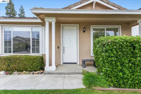 Exterior - 744 Vasconcellos Ave, Manteca, CA 95336 photo 5 of 9