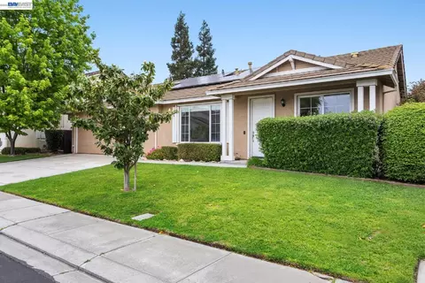 Exterior - 744 Vasconcellos Ave, Manteca, CA 95336 photo 4 of 9