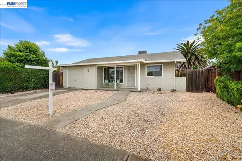 1572 Hollyhock St, Livermore, CA 94551