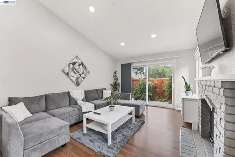 209 Manuel Ct, Bay Point, CA 94565