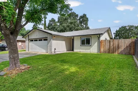 Exterior - 853 Sutherland Dr, Stockton, CA 95210 photo 2 of 8