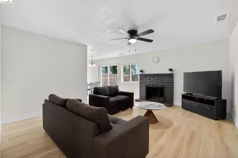 Living - 853 Sutherland Dr, Stockton, CA 95210 photo 1 of 1