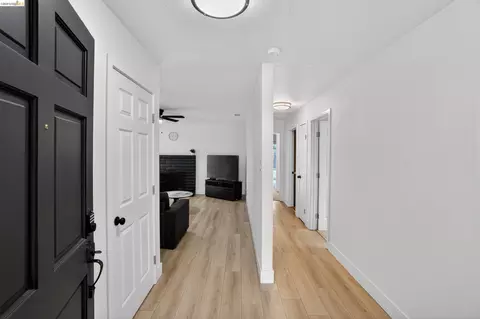 Entry Way - 853 Sutherland Dr, Stockton, CA 95210 photo 1 of 1