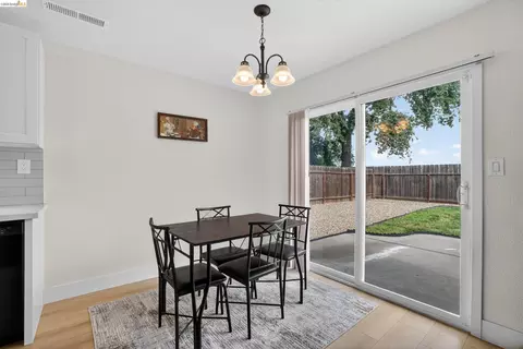Dining - 853 Sutherland Dr, Stockton, CA 95210 photo 2 of 4