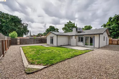 Exterior - 853 Sutherland Dr, Stockton, CA 95210 photo 3 of 8