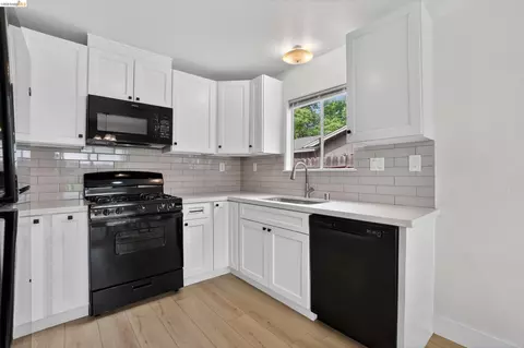 Kitchen - 853 Sutherland Dr, Stockton, CA 95210 photo 1 of 2