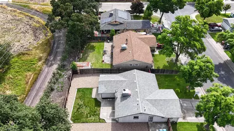 View/Area - 853 Sutherland Dr, Stockton, CA 95210 photo 3 of 10