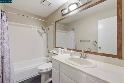 Bath - 2805 Ford Ct, Antioch, CA 94509 photo 2 of 2