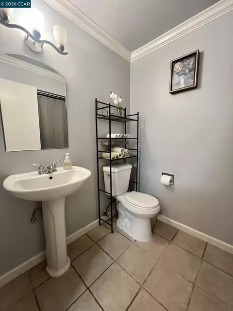 Bath - 1815 Wildbrook Ct #C, Concord, CA 94521 photo 1 of 4
