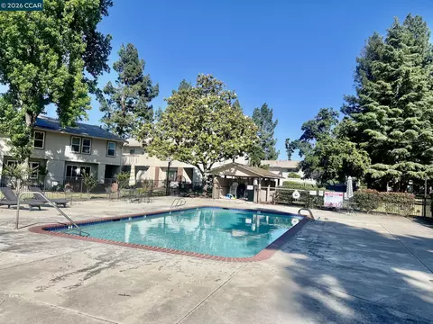 Exterior - 1815 Wildbrook Ct #C, Concord, CA 94521 photo 6 of 8