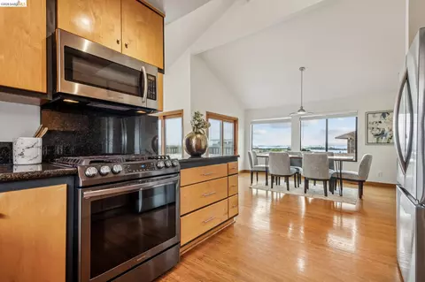 Kitchen - 862 Hillside Ave, Albany, CA 94706 photo 4 of 4