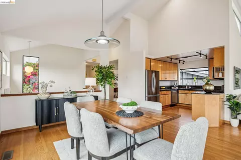Dining - 862 Hillside Ave, Albany, CA 94706 photo 4 of 6