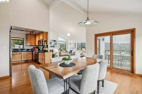 Dining - 862 Hillside Ave, Albany, CA 94706 photo 5 of 6