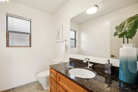 Bath - 862 Hillside Ave, Albany, CA 94706 photo 1 of 3