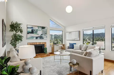 Living - 862 Hillside Ave, Albany, CA 94706 photo 5 of 8