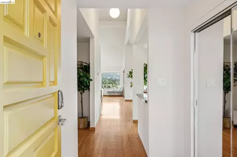 Entry Way - 862 Hillside Ave, Albany, CA 94706 photo 1 of 6