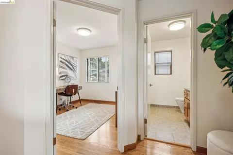 Entry Way - 862 Hillside Ave, Albany, CA 94706 photo 4 of 6