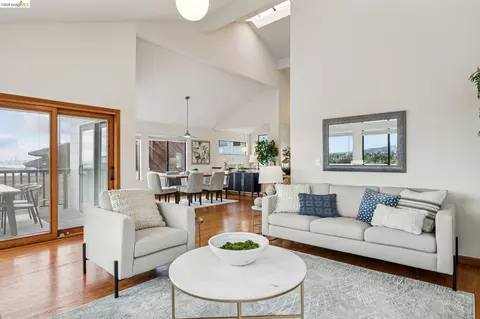 Living - 862 Hillside Ave, Albany, CA 94706 photo 8 of 8