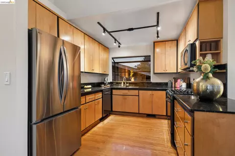 Kitchen - 862 Hillside Ave, Albany, CA 94706 photo 1 of 4