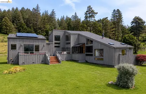 335 Spur Close, The Sea Ranch, CA 95497