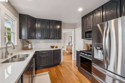 Kitchen - 922 Carmel Ave, Albany, CA 94706 photo 5 of 6