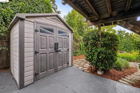 Exterior - 922 Carmel Ave, Albany, CA 94706 photo 9 of 27