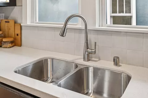 Kitchen - 922 Carmel Ave, Albany, CA 94706 photo 3 of 6