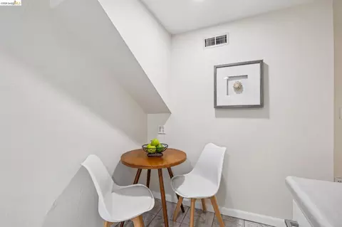 Dining - 922 Carmel Ave, Albany, CA 94706 photo 8 of 8