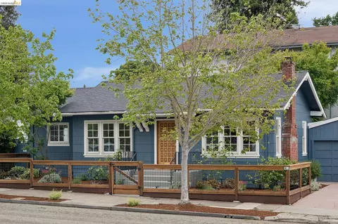 Exterior - 1908 Blake St, Berkeley, CA 94704 photo 2 of 12