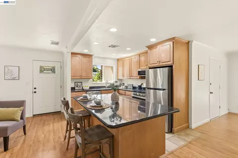 Kitchen - 38 Kings Ct, Bay Point, CA 94565 photo 1 of 8